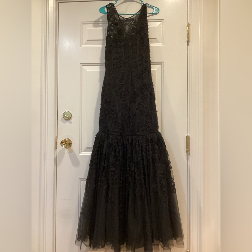 Elegant Black Lace Evening Gown⭐️ - Picture 4 of 11